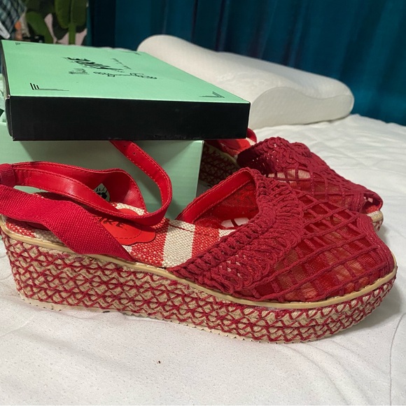 NIB MISS L FIRE **RED** Espadrille sandals - Picture 3 of 6